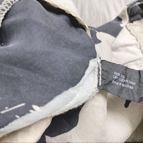 🚨 Club Monaco 100% Silk Shorts - Picture 4 of 6